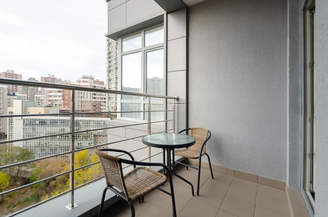 Petrovdom Apartaments 8-188 In Rc Central Park, 7 John Mccain Street Kiev Exterior foto